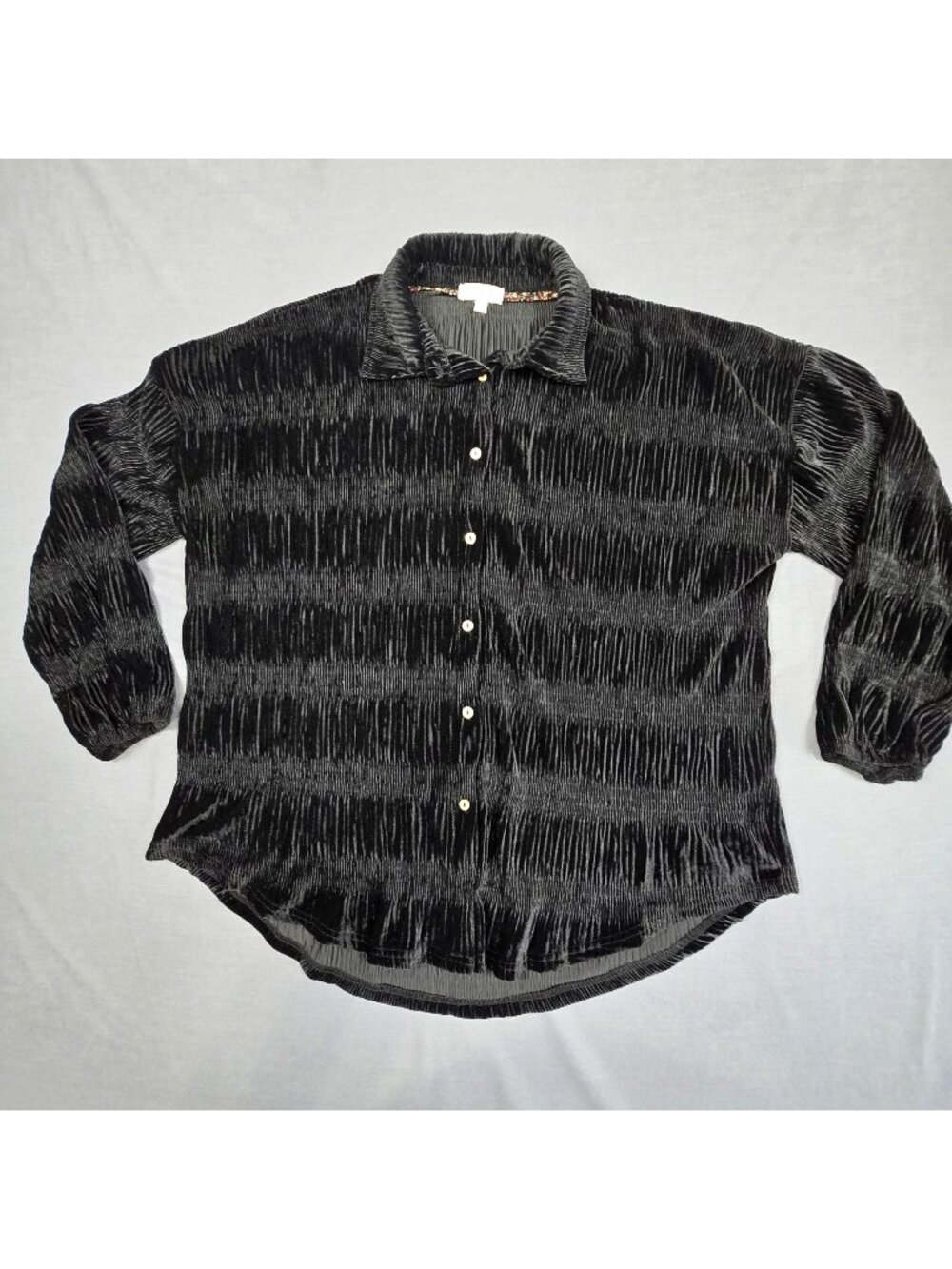 Umgee Womens Medium Black Textured Velvet Button-Up Shirt Whimsigoth Goth